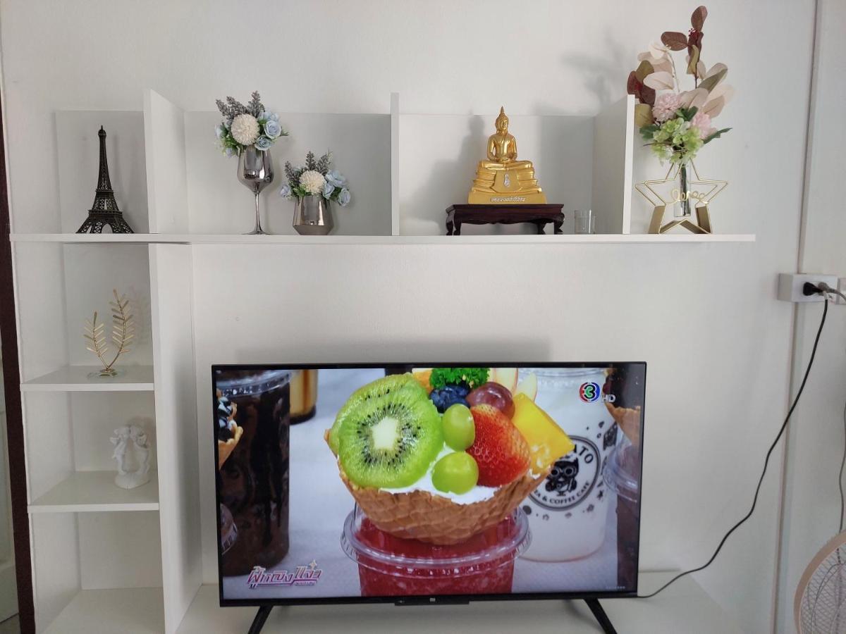 Happy Space: Cozy 2-Bedroom Villa with Free WiFi and Parking Nakhon Phanom Exterior photo