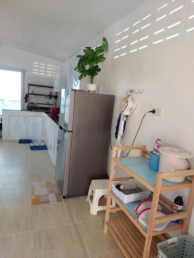 Happy Space: Cozy 2-Bedroom Villa with Free WiFi and Parking Nakhon Phanom Exterior photo